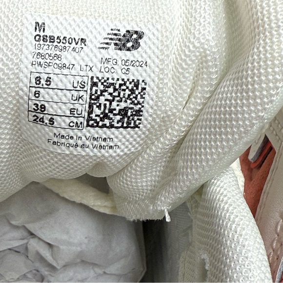 New Balance 550 Desert Pink Sea Salt Shoes GS
5.5Y/7W, 6Y/7.5W, 6.5Y/8W, 7Y/8.5W - Picture 10 of 13